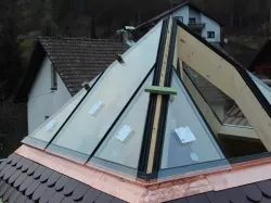 2-Dachverglasung-Pyramide-Glaseinbau