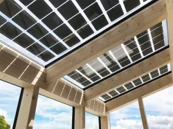 Wintergartenverglasung-mit-Solarzellen
