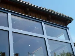 Glasfassade-Holz-Aluminium
